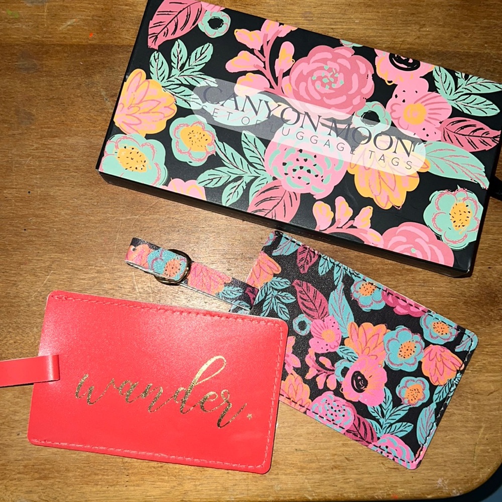 NEW IN BOX Canyon Moon Set of 2 Luggage Tags